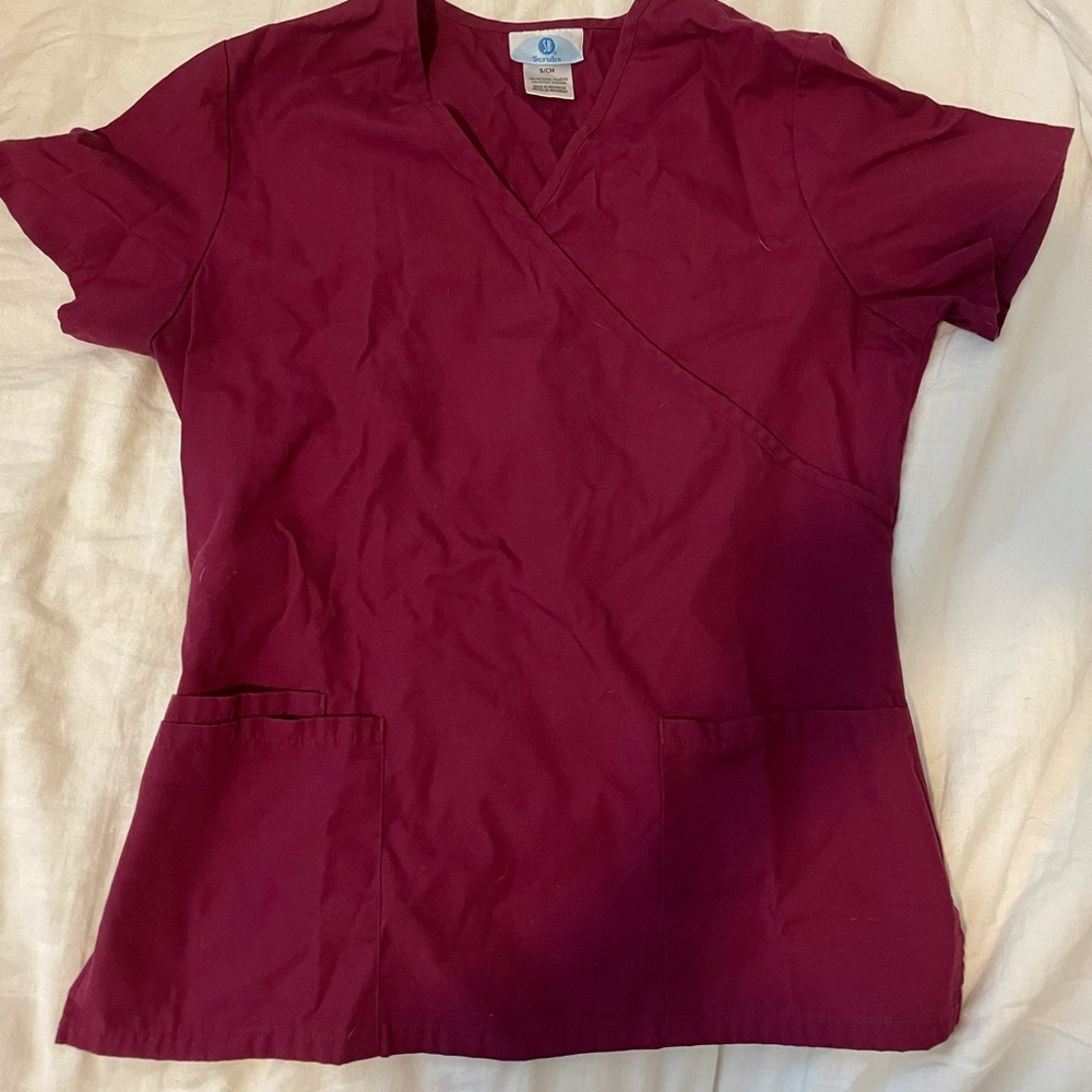 Scrub top